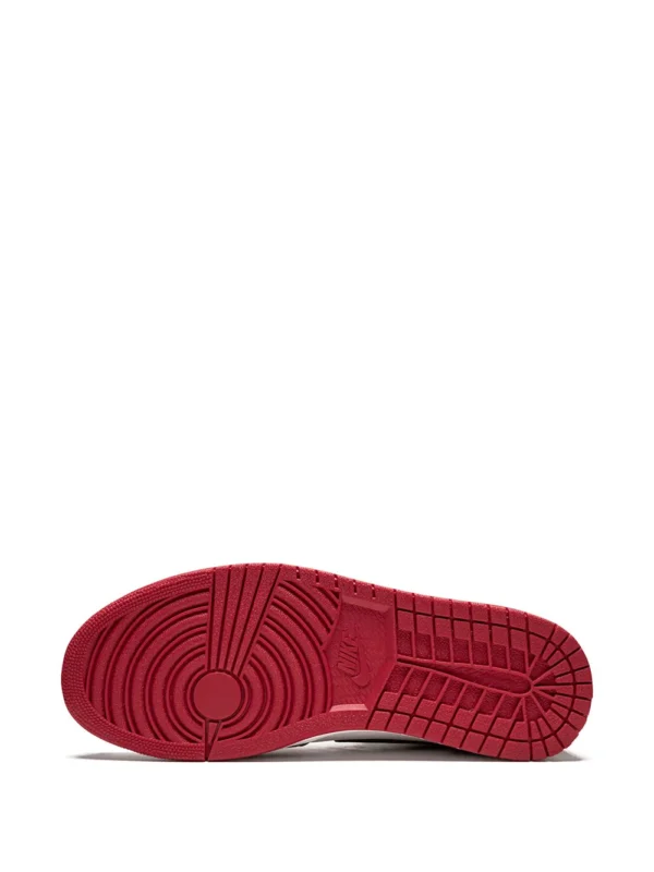 Air Jordan 1 Retro High OG Chicago Lost And Found - Image 4