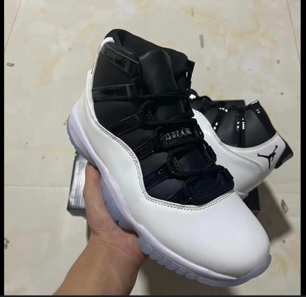 Air Jordan 11 Retro - Image 2